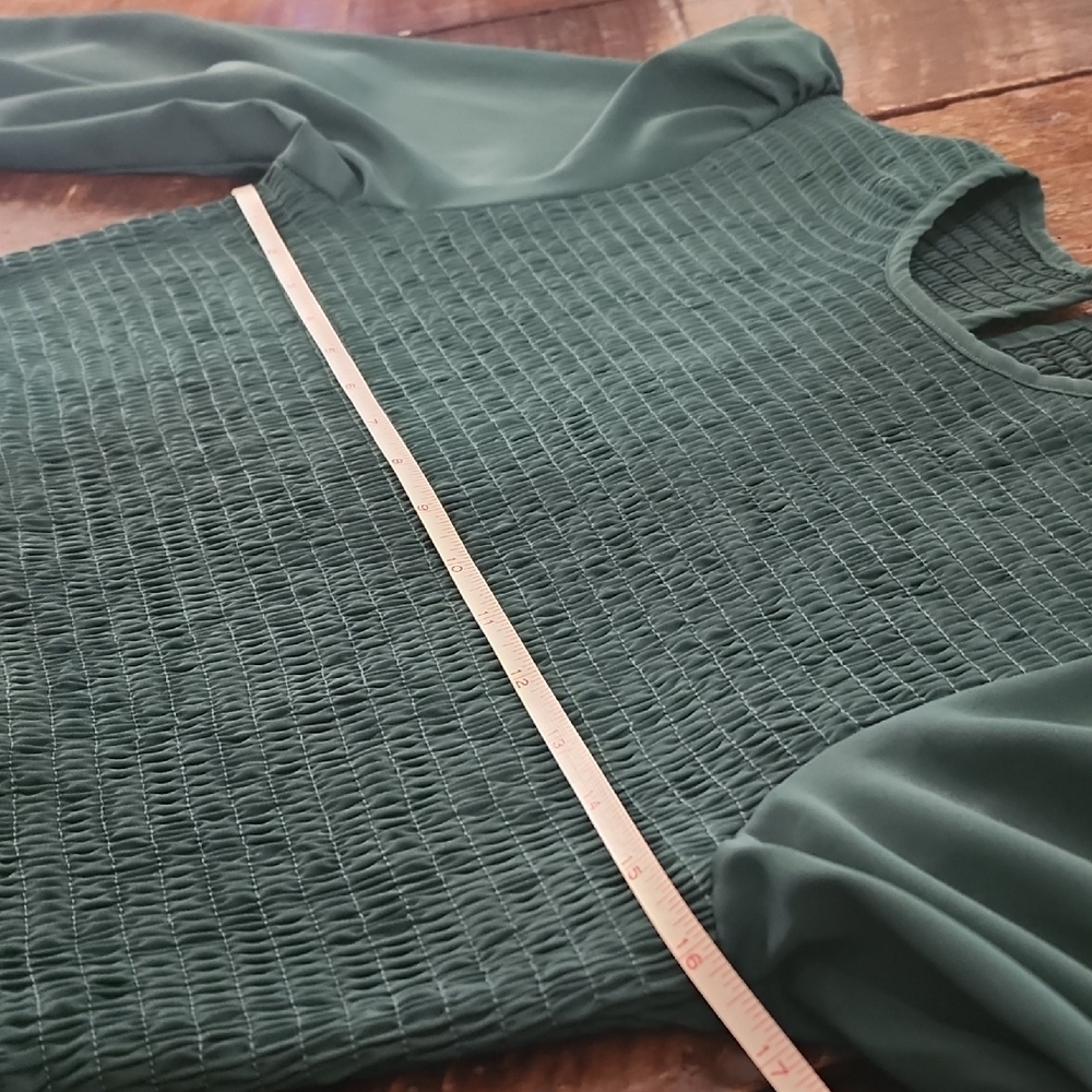 Elegant Green Long Sleeve Dress - Picture 5 of 5